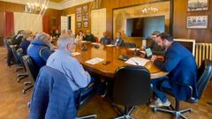 Reuni�n del alcalde de Mieres, Manuel �ngel �lvarez, con colectivos sociales y vecinales sobre la alta velocidad