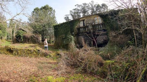 Un recorrido por la aldea abandonada de Mato, en Noia