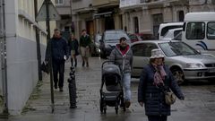 Tr�fico y coches en la Ciudad Vieja a la salida de los colegios