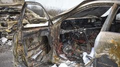 Arden de madrugada tres coches en el barrio de San Pedro, en Mar�n