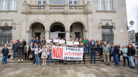 Vecinos de San Xuli�n contrarios a las instalaciones de Urbaser en la antigua cantera de Pardavila 