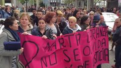 Concentraci�n por el asesinato de una camarera en Ferrol