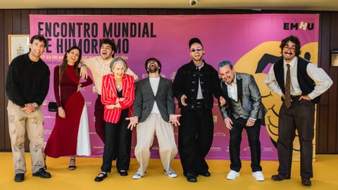 De izquierda a derecha, Lucas de Pepe y Lucas, Mery Fos, Pablo Meixe, Oliva sen Hache, Luis Piedrahita, Oveya Nejra, Champi Muros y Pepe de Pepe y Lucas