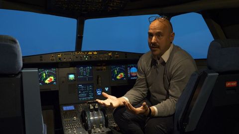 David Fernndez, director de la escuela gallega de pilotos AFN, aclara que los aviones estn preparados para todo tipo de turbulencias