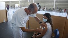 La vacunaci�n contra el covid de los menores de 30 a�os se inici� el jueves en el recinto de Pontevedra, pero no seguir� el viernes