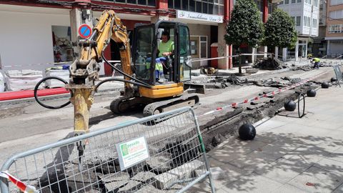Obras en el entorno de la plaza del Concello de Ribeira
