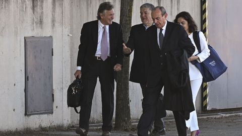 El hijo de Jordi Pujol, Josep Pujol Ferrusola (i) a su llegada este jueves a la Audiencia Nacional en San Fernando de Henares.
