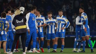 Los jugadores del Deportivo en su duelo ante el Mirand�s