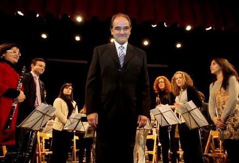 Delio Represas dirige el ensemble de C�mara del Conservatorio que se estrena esta tarde en Viveiro. 