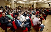 <span lang= es-es >Cursos de formaci�n solo para asturianos</span>. Centenares de personas asistieron a los cursos de  AsturGold, solo para aspirantes a un empleo de Tapia y los municipios lim�trofes. 