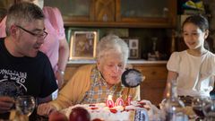 Milagros D�az cumpli� cien a�os rodeada de familiares