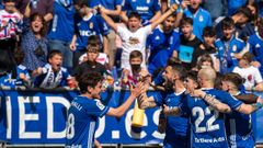 Sangalli celebra con Borja Bast�n el 2-0 del Oviedo al Mirand�s