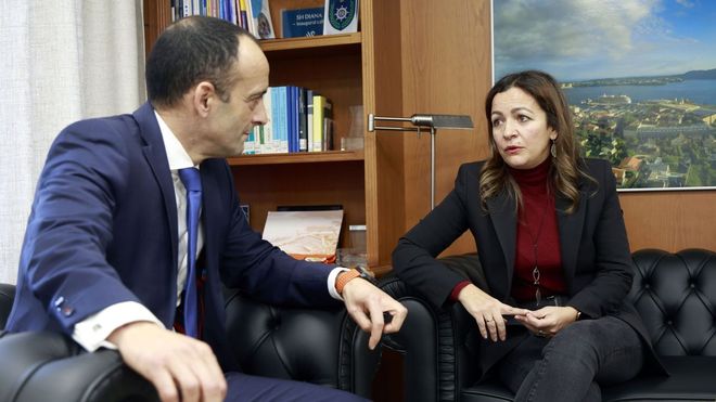 Barea recibi� en Curuxeiras a la conselleira do Mar, Villaverde.