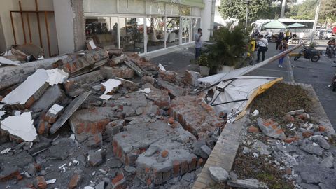 Da�os en edificios en Cali tras el terremoto