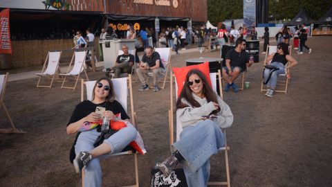 Ambiente durante las horas previas a los conciertos del Caudal Fest