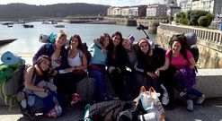 Este grupo de estudiantes madrile�as inici� en Mux�a una peculiar peregrinaci�n.