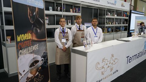 Alumnos de la escuela de Vilamarn se encargaron de atender el bar de cafs que se estren este ao en Termatalia dentro del World Coffee Challlenge