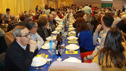 Codillo.M�s de 1.050 comensales se citaron en la Festa do Codillo