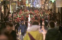 Desfile de comparsas por el barrio de A Magdalena en la edici�n del Entroido del a�o pasado. 