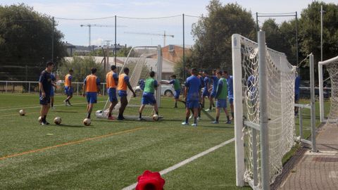 Primer d�a de entrenamiento del Pontevedra en el campo de A Xunqueira el pasado mi�rcoles
