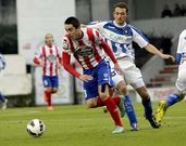 Iago, en un arranque de carrera por la banda ante el Recre.
