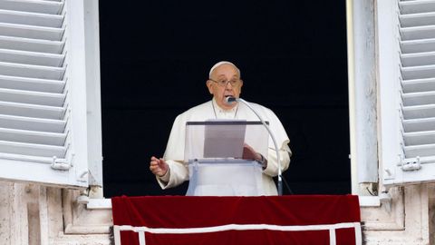 El papa dirige el rezo del ngelus este domingo.