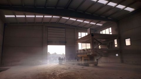 Interior de la nave que iba para cooperativa vitivin&iacute;cola y que albergar&aacute; una almazara
