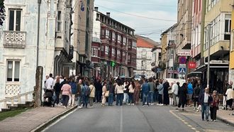 La concentracin tuvo lugar el viernes por la tarde en la avenida de Galicia, frente al consistorio local