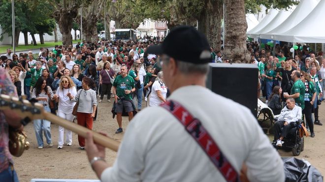 Así se vivió la previa del Racing en la Alameda del Carbón