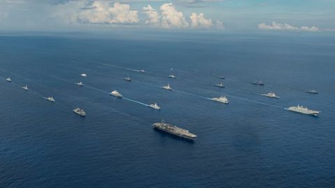 Imagen a�rea de la fuerza naval liderada por los buques espa�oles en la costa Este de los Estados Unidos. 