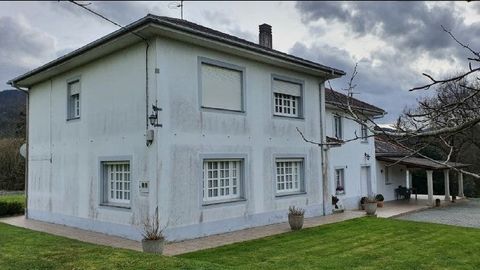 Vivienda de Alfoz con la fachada deteriorada.