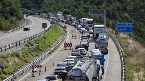 El atasco se produjo antes del tnel de San Pedro, el ltimo antes de acceder a la salida de Galicia