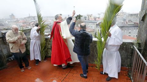 Bendicin de ramos desde el campanario de la baslica de Santa Mara