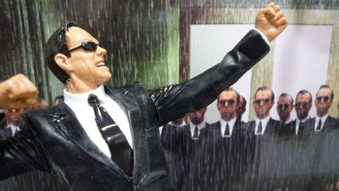 Figura de la colecci�n sobre Matrix de Miguel D�az