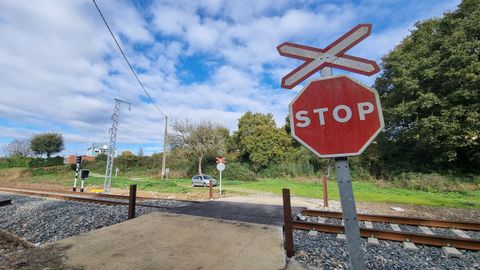 Paso a nivel en Lugo, en la zona de Castelo, ya cerca de la estacin de tren