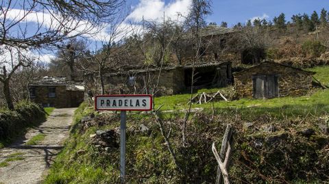 Entrada de la aldea de Pradelas

