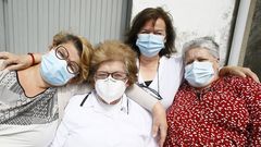 Rosa y Nieves cruzaron de Lugo hasta A Coru�a para ver a su madre Maruxa y a su hermana Eva
