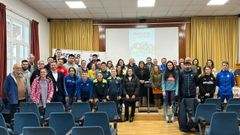 Los participantes en el pesaje solidario