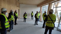 Visita de los cient�ficos al interior del edificio del Impulso Verde