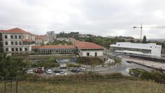El nuevo edificio (derecha) se est&aacute; construyendo detr&aacute;s de la actual sede central de la Xunta en Santiago (a la izquierda de la imagen), en el solar que antiguamente ocupaba la estaci&oacute;n de autobuses