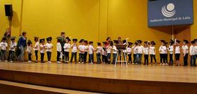 Escolares de Infantil del colegio Xes�s Golmar de Lal�n celebraron su graduaci�n en el Auditorio.