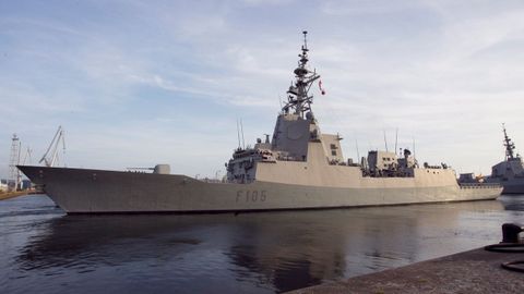 La fragata Crist�bal Col�n.