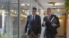 El conselleiro de Educaci�n, Rom�n Rodr�guez, y el presidente de la Xunta, Alfonso Rueda.