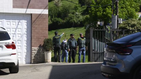 Una mujer y un hombre han sido localizados muertos este s�bado con heridas de arma de fuego en su vivienda en la parroquia de Columbiello, en el municipio asturiano de Lena.