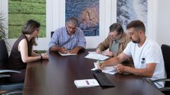 Firma del convenio de colaboraci�n entre el  Concello de San Sadurni�o con Casa do Mel y Asociaci�n Galega da Froita Aut�ctona do Eume