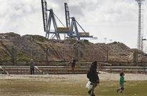 Los vertidos estuvieron dos meses afeando la imagen de la parte m�s visible del puerto. 