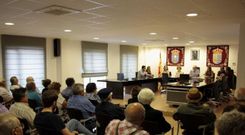 Imagen de archivo del sal�n de plenos de Mi�o, durante una reuni�n con los afectados de Fadesa