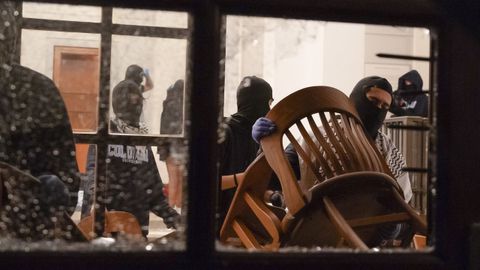 Barricadas en Columbia. Cuando la Universidad de Columbia anunci� la suspensi�n de los estudiantes propalestinos acampados, estos tomaron un edificio del campus, el Hamilton Hall.