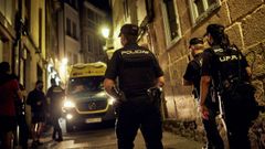 Ocio nocturno en Ourense con la polic�a vigilando.