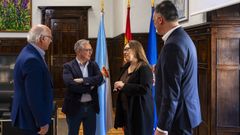 Luis Menor, con representantes del colegio de economistas.